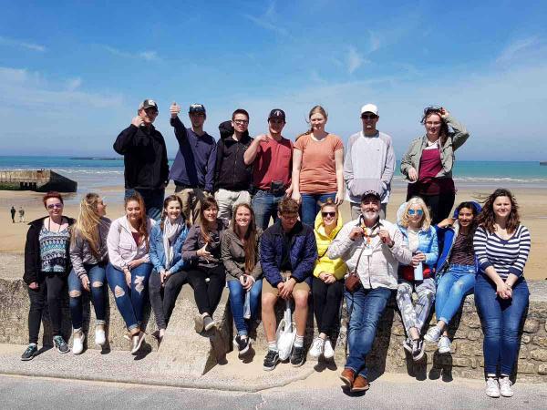 Canadian Students in 2022 at Gold Beach | © Ontour