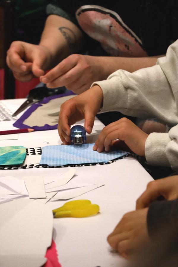 visite-atelier-famille_3.jpg | © Le Radar - Espace d'art actuel, 2023.