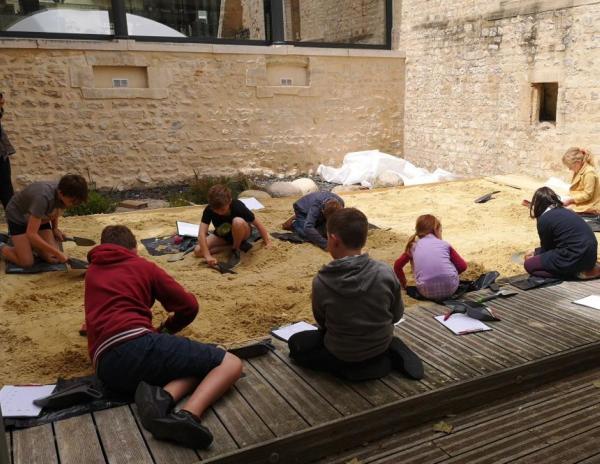 atelier-acheo-enfants-MAHB-agenda-JEA.jpg | © Bayeux Museum