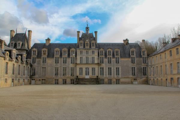 Cour du chteau | © Chteau de Lantheuil